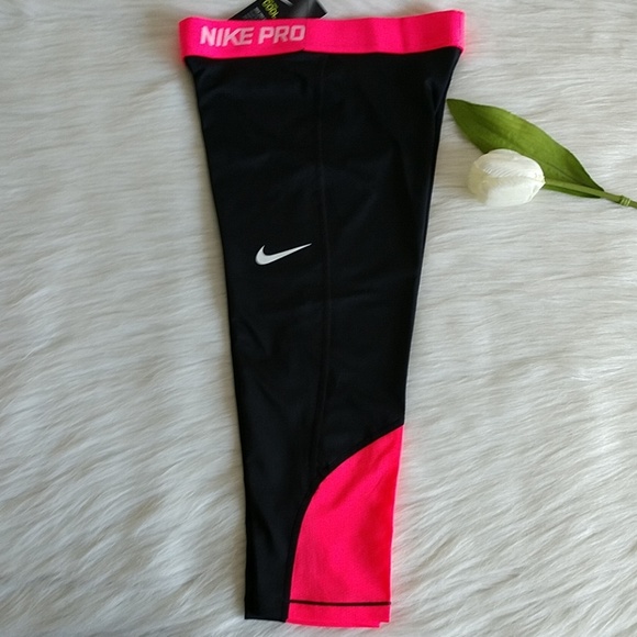 Size L🌺 GIRLS NIKE PRO CAPRIS.nwt - Picture 2 of 7